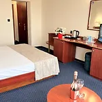 欧比塔酒店 2*
