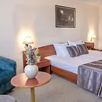 Orbita Otel 2*